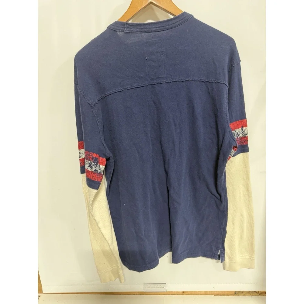 NFL Vintage Collection Mens New England Patriots Shirt Size S/M Long Sleeved.